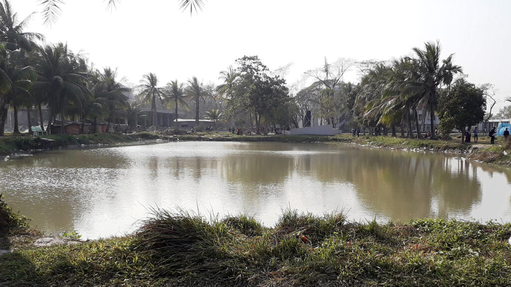 পুকুর, খুলনা বিশ্ববিদ্যালয়